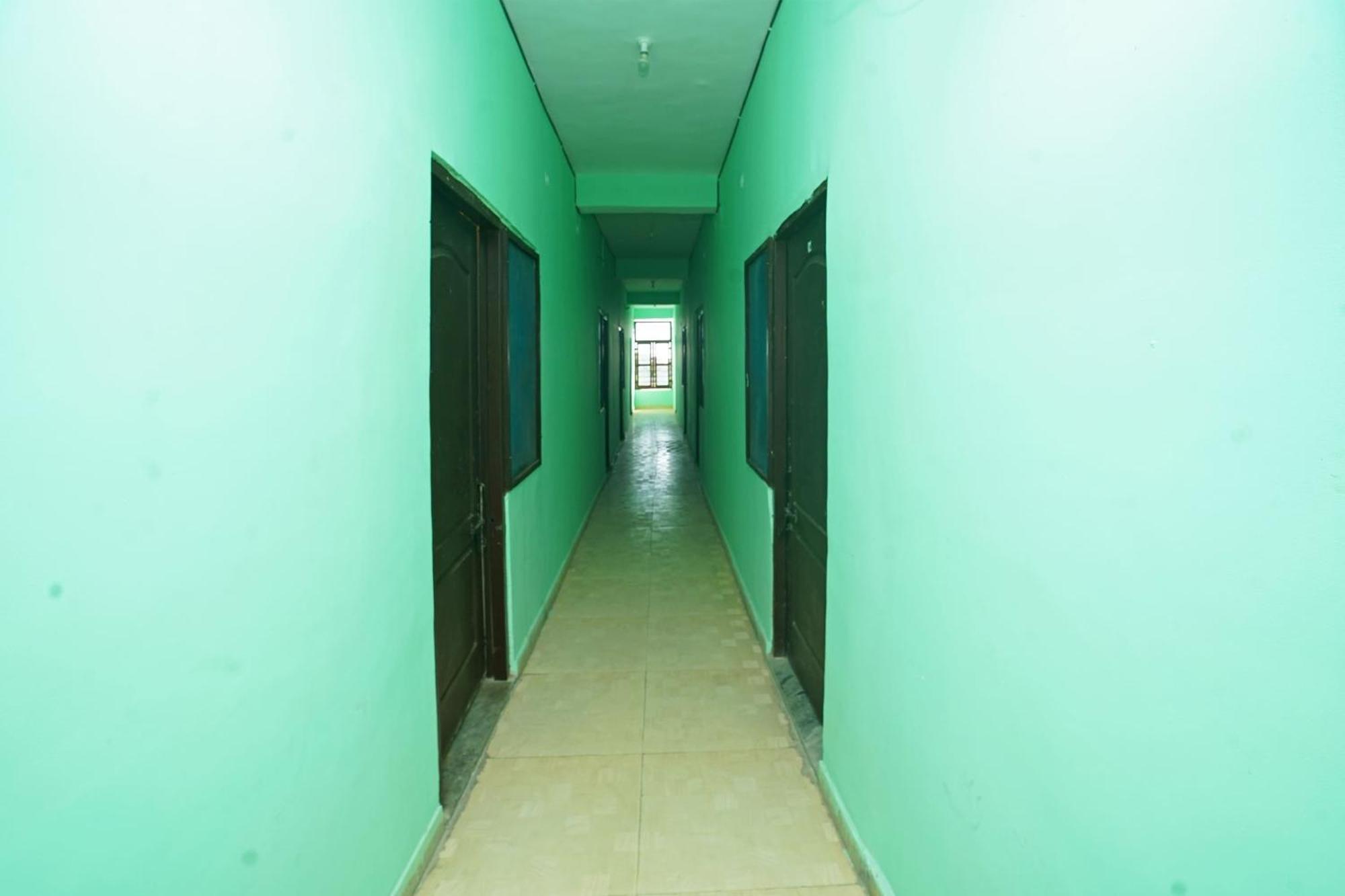 Hotel O Paras Guest House & Restaurant Haldwāni エクステリア 写真