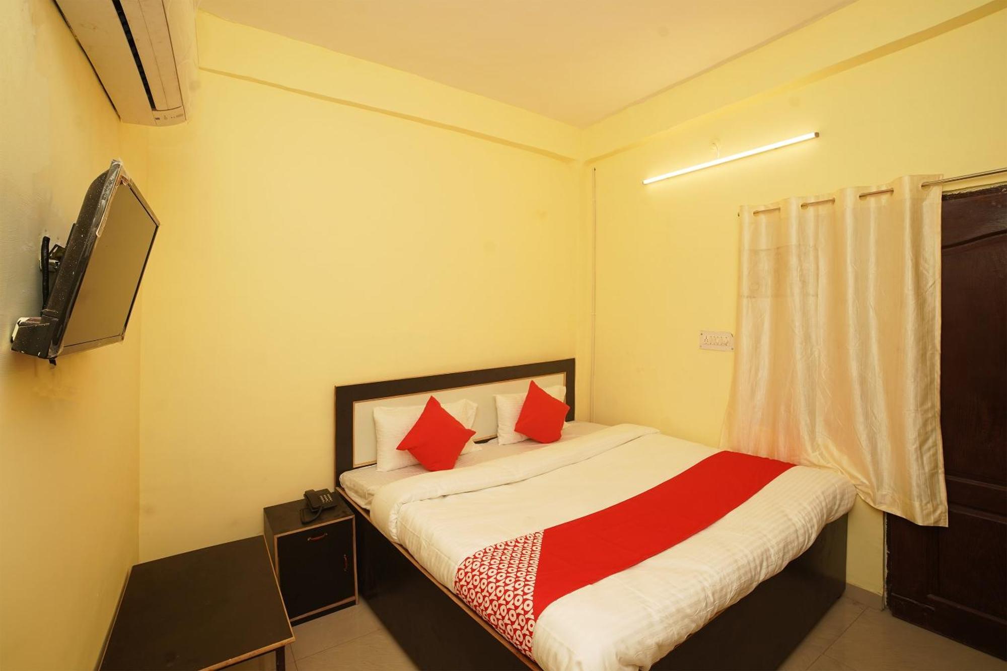 Hotel O Paras Guest House & Restaurant Haldwāni エクステリア 写真