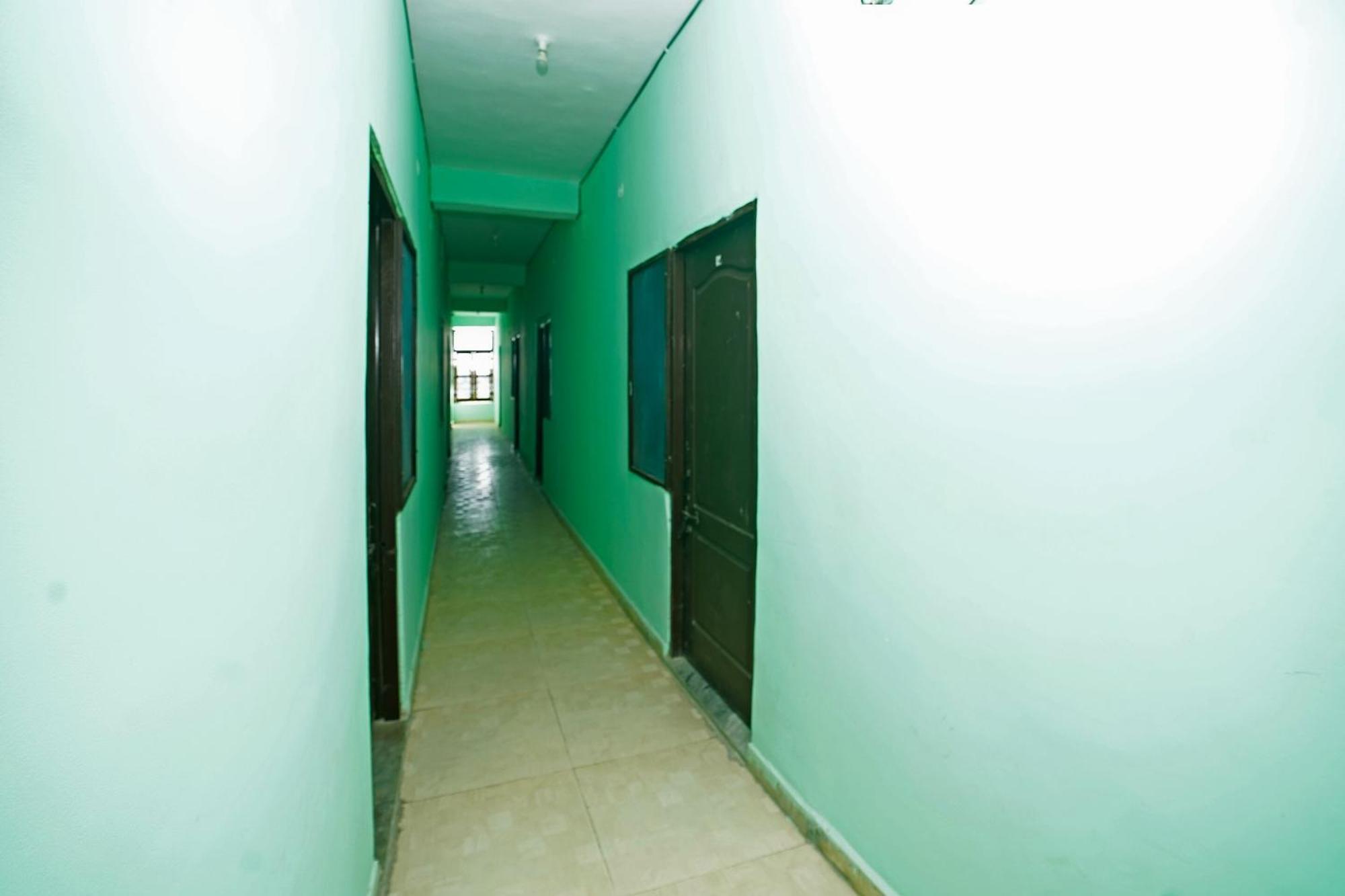 Hotel O Paras Guest House & Restaurant Haldwāni エクステリア 写真